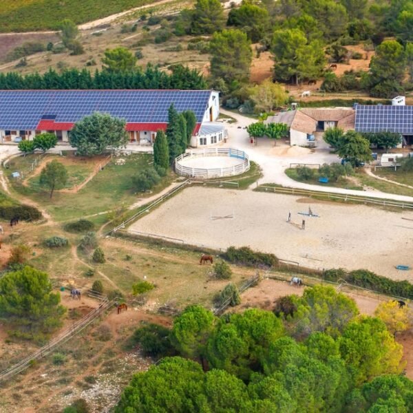 Vue aérienne de Le Nid de l'Étrier des Cabanelles à Valflaunès dans l’Hérault en Occitanie