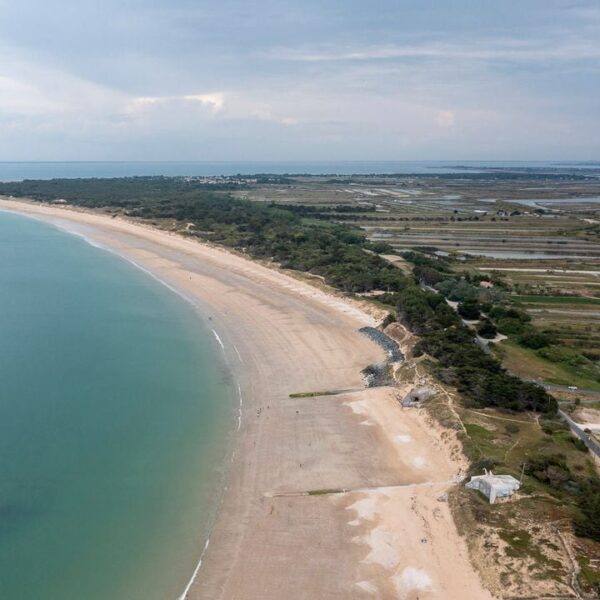 plage à coté du camping la plage à l'ile de ré