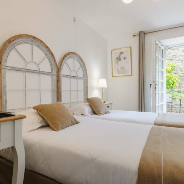 Chambre twin de l'Hôtel de la Porte St Malo à Dinan en Bretagne dans les Côtes d'Armor