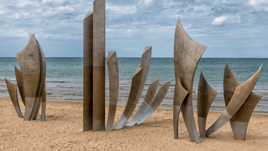 Une plage à Isigny-Omaha dans le Calvados en Normandie.