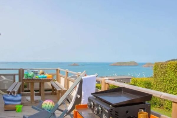 Vacances sur la Côte Ouest avec un chien : les campings Eden Villages vous accueillent