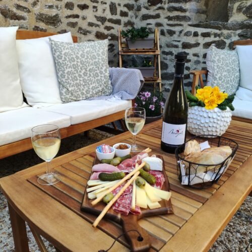 Planche et apéro à l'Hôtel de la Porte St Malo à Dinan en Bretagne dans les Côtes d'Armor