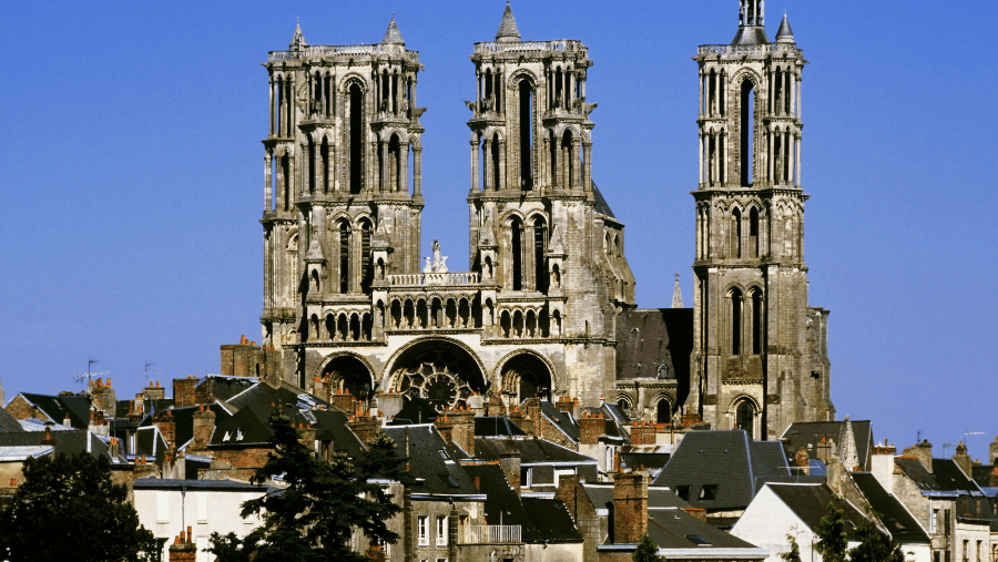 Visiter la ville de Laon en Picardie avec un chien