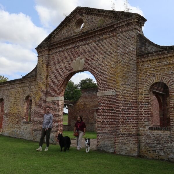 Chiens acceptés à la Citadelle de Doullens près d'Amiens dans la Somme dans les Hauts-de-France