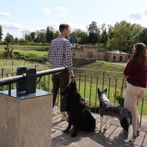 Chiens acceptés à la Citadelle de Doullens près d'Amiens dans la Somme dans les Hauts-de-France