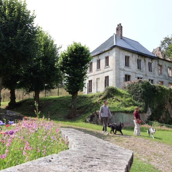 Chiens acceptés à la Citadelle de Doullens près d'Amiens dans la Somme dans les Hauts-de-France