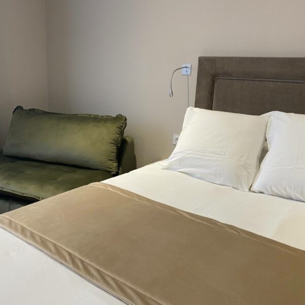 Chambre double confortable de l'Hôtel du Commerce à Nogent en Haute Marne