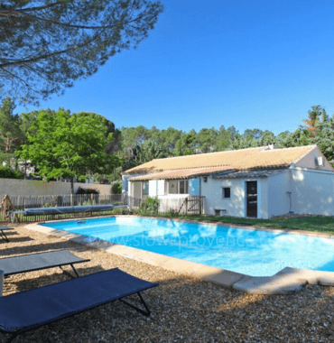 villa avec piscine chien accepté chez une conciergerie