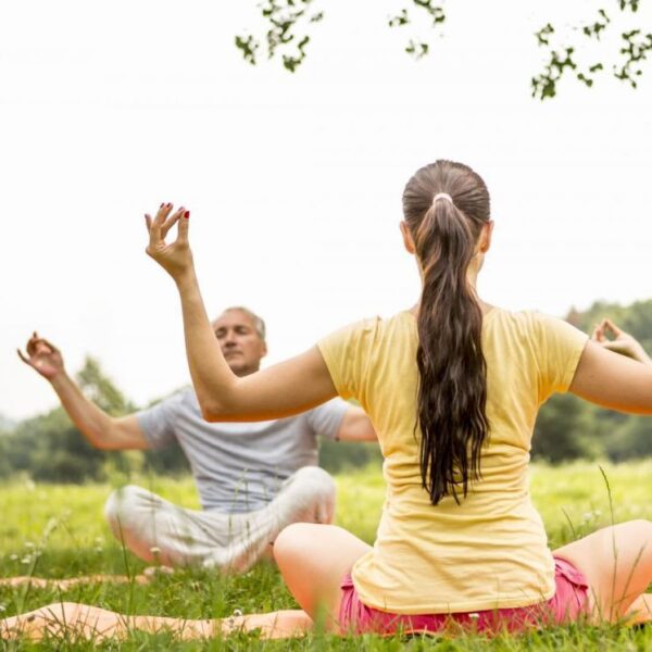 Cours de Yoga organisé chez Les Mazots de la Source, Chalets Insolites dans les Alpes Suisses (Valais)