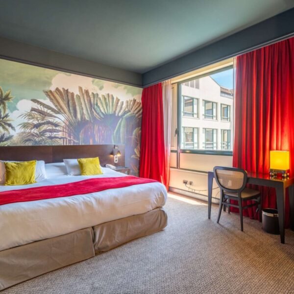 Chambre confortable à l'Hôtel Mercure Bordeaux Château Chartrons dans le Centre Historique de Bordeaux en Gironde