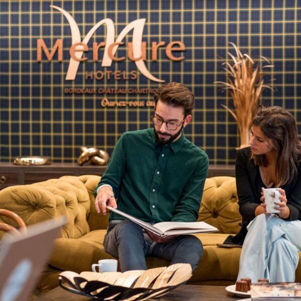 Couple à l'Hôtel Mercure Bordeaux Château Chartrons dans le Centre Historique de Bordeaux en Gironde