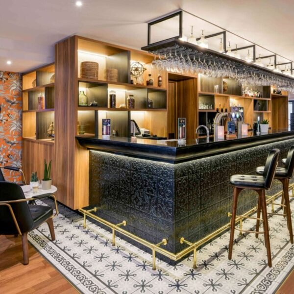 Bar dogfriendly de l'Hôtel Mercure Bordeaux Château Chartrons dans le Centre Historique de Bordeaux en Gironde