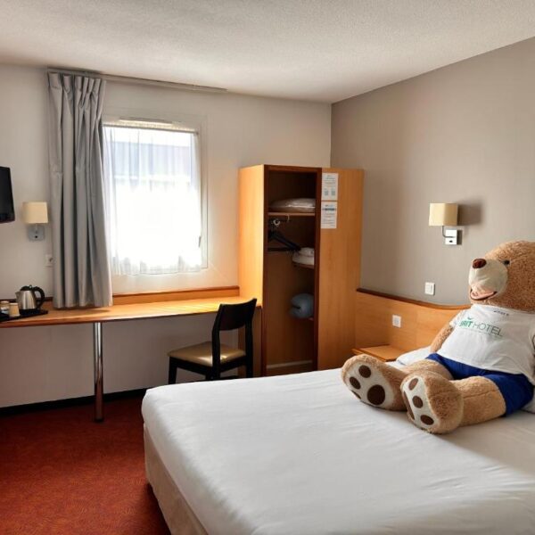 Chambre double Family Friendly du Brit Hôtel Montauban dans le Tarn et Garonne au cœur su Sud Ouest de la France