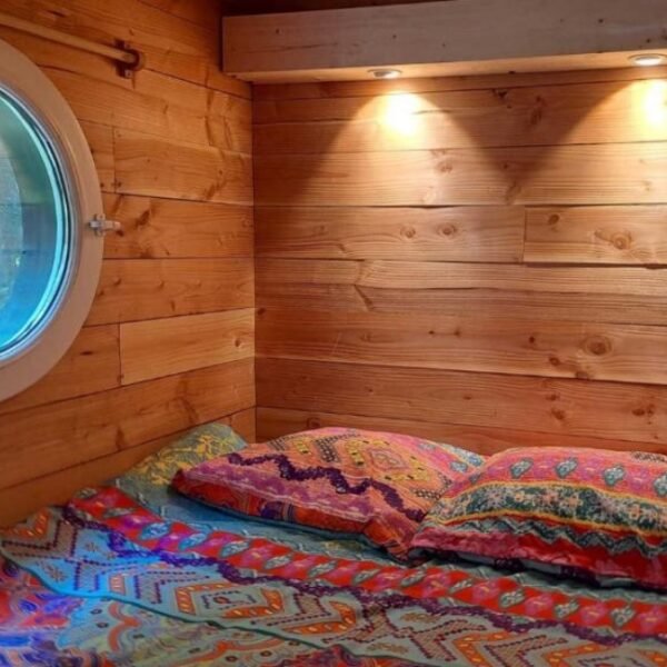 Lit confortable à la Roulotte de Terra Bosca, Logement insolite au cœur du Tarn dans le Haut Languedoc