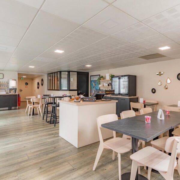 Salle de petits déjeuner de l'Appart'City Classic Nantes Quai de Loire en Loire Atlantique en Pays de Loire