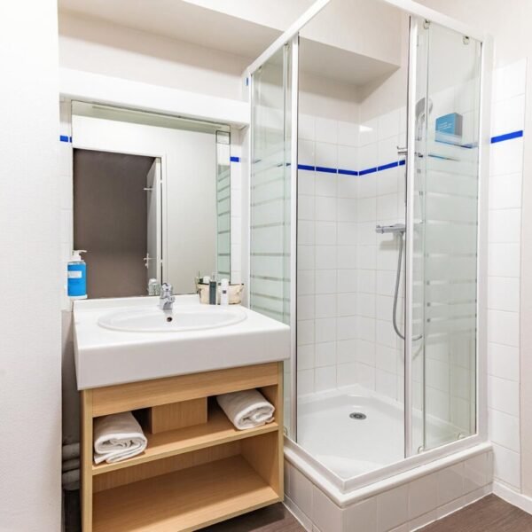 Salle de bain de l'Appart'City Classic Nantes Quai de Loire en Loire Atlantique en Pays de Loire