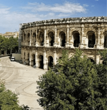 arènes de Nîmes - chiens autorisés pour la visite - Gard - Languedoc-Roussillon