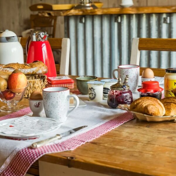 Petit déjeuner gourmand au Manoir de Botcol pour un Séjour insolite en Bretagne dans les Côtes d'Armor