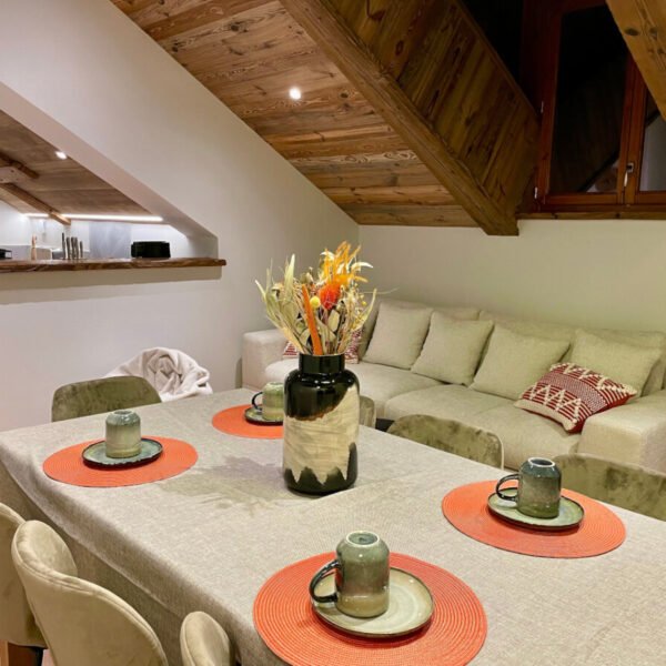 Salle à manger du Chalet L’Altizoard à Briançon dans les Hautes Alpes
