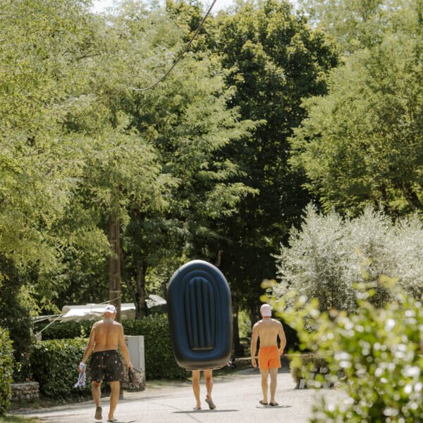 Accès direct et privé à la rivière - Camping Yelloh Village La Plaine, à Ruoms, en Ardèche