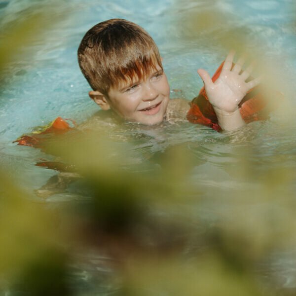 Espace aquatique avec toboggans - Camping Yelloh Village La Plaine, à Ruoms, en Ardèche