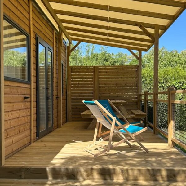 Hébergement locatif avec terrasse au Camping Seasonova les Marguerite, à Gamaches, dans la Somme - Picardie - Hauts-de-France