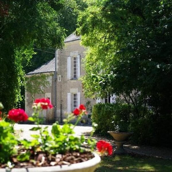 Gîte au camping Le Petit Trianon - Proche de Châtellerault et du Futuroscope dans la Vienne