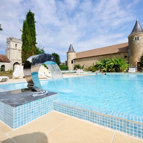 Piscine du camping Le Petit Trianon - Proche de Châtellerault et du Futuroscope dans la Vienne