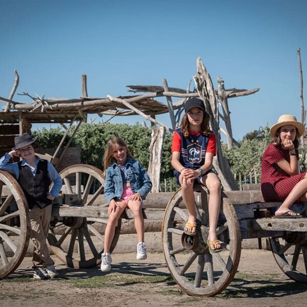 Activités pour enfants au camping Les Bois Flottés de Camargue, dans le village de Salins-de-Giraud.