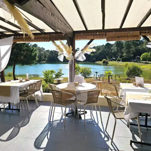 Restaurant du Camping Ecolodge Gaïa, à Douville, entre Bergerac et Périgueux - Dordogne