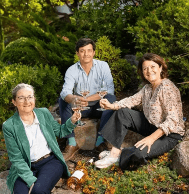 gérants du domaine viticole Figuière dans le Var qui accepte les chiens pour les visites