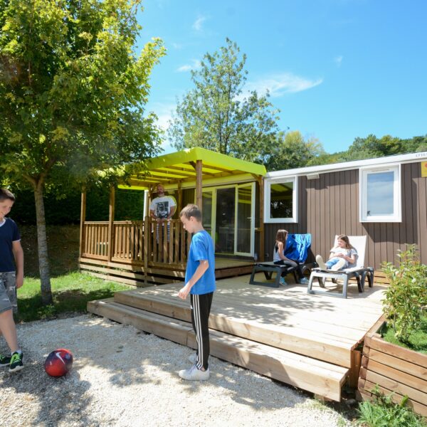 Mobil-home pour 6 à 8 personnes avec climatisation et chiens bienvenus - Camping Le Couspeau, au Poët-Célard, dans la Drôme