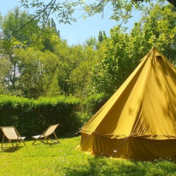 Grande tente insolite au Camping les Pâtis proche de Tours dans le Val de Loire