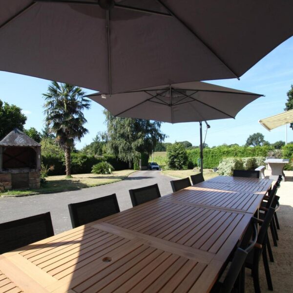 Terrasse du Gîte l'Ecotais à Saint-Brice-de-Landelles dans la Manche