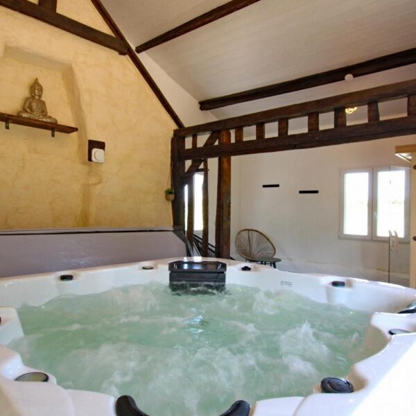 Spa du Gîte l'Ecotais à Saint-Brice-de-Landelles dans la Manche