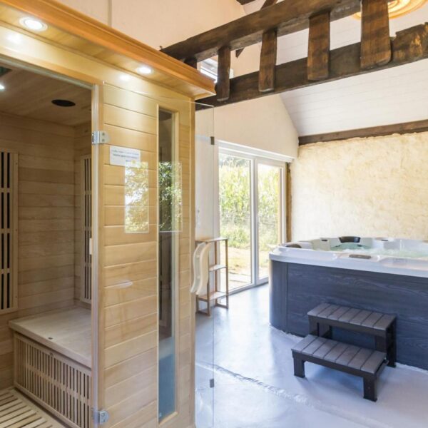 Spa du Gîte l'Ecotais à Saint-Brice-de-Landelles dans la Manche