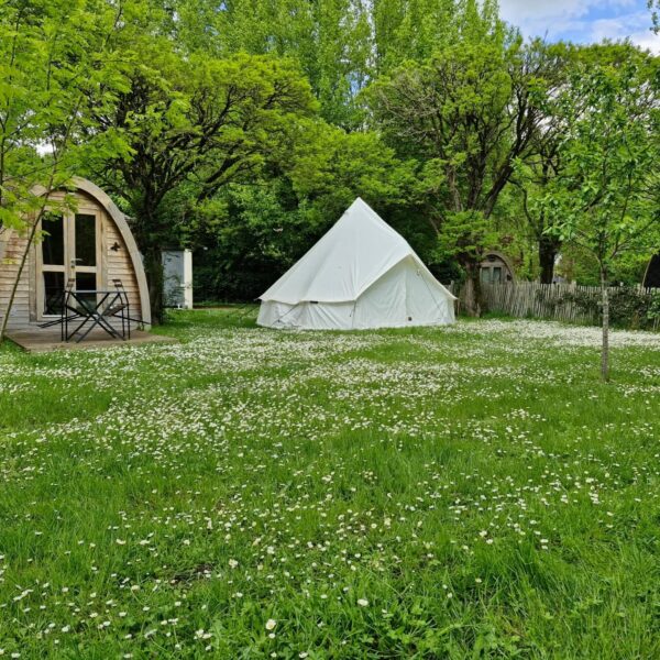 Logements insolites du Camping les Pâtis proche de Tours dans le Val de Loire