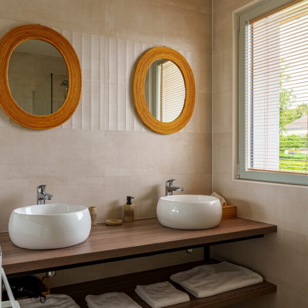 Salle de bain de La Villa Perchée dans le Val D'Oise à 30mn de Paris