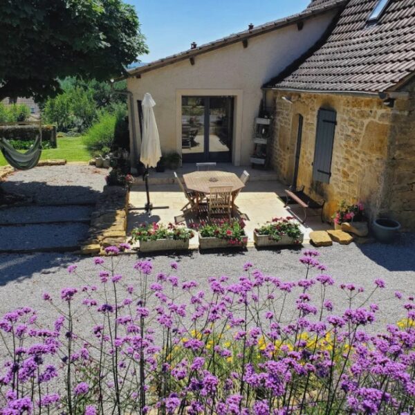 Terrasse du Gîte Le Pech de Vigne à Bio dans le Lot