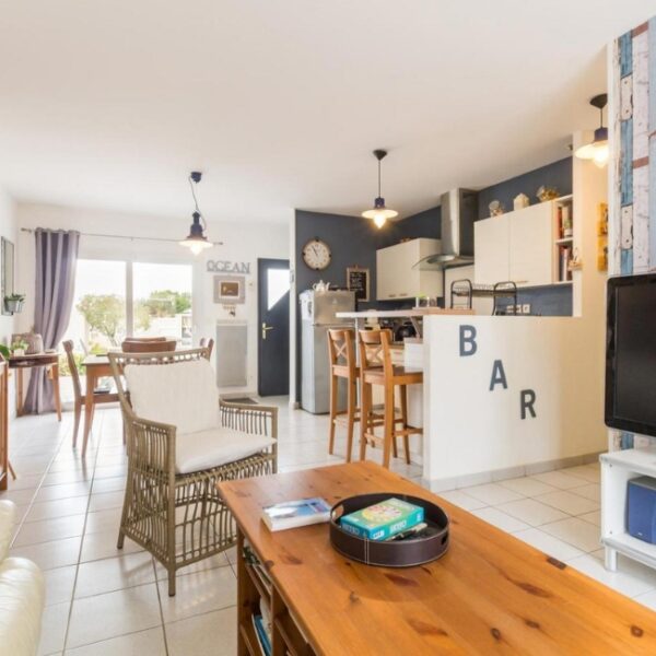 Pièce à vivre du Gîte L'Effet Mer à Saint-Jean-de-la-Rivière dans la Manche