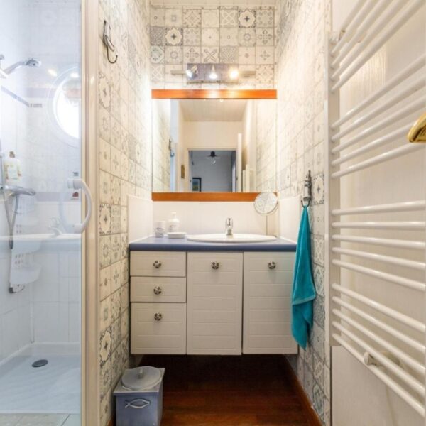 Salle de bain du Gîte L'Effet Mer à Saint-Jean-de-la-Rivière dans la Manche