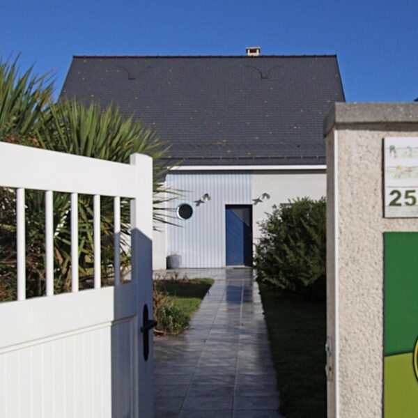 Entrée du Gîte L'Effet Mer à Saint-Jean-de-la-Rivière dans la Manche