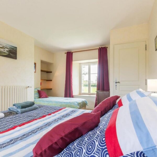 Chambre du Gîte Les Charmilles à Hauteville-La-Guichard dans la Manche