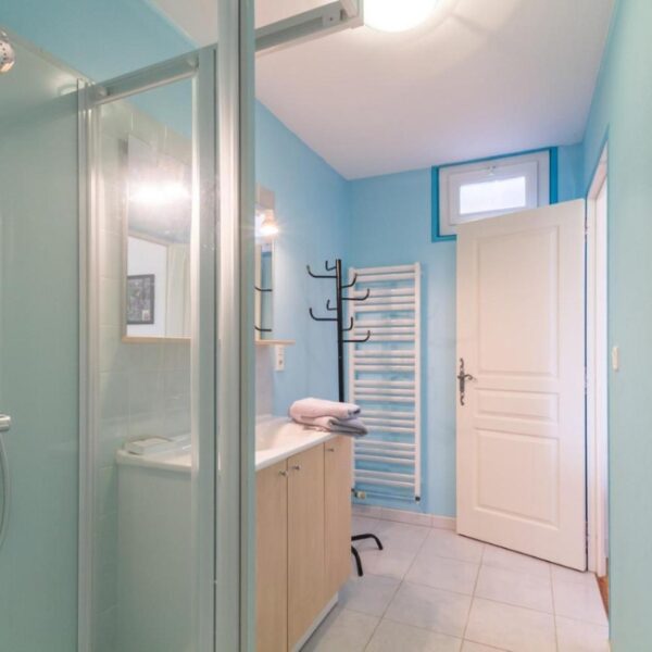 Salle de bain du Gîte Les Charmilles à Hauteville-La-Guichard dans la Manche