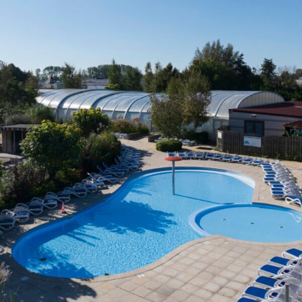Piscine du Camping de L'Orée du Bois à Rang-du-Fliers dans le Nord Pas de Calais