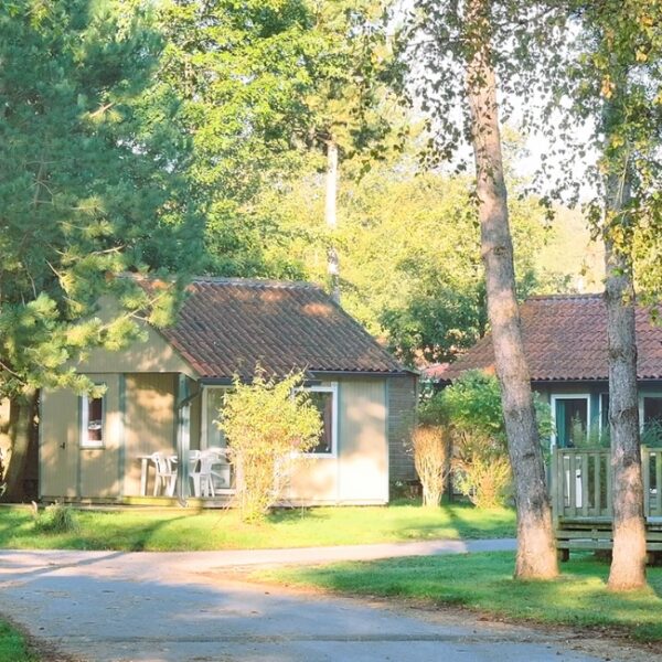 Rue piétonne du Camping de L'Orée du Bois à Rang-du-Fliers dans le Nord Pas de Calais