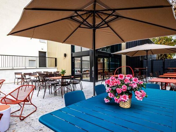 Terrasse du Greet Hôtel Reims Tinqueux dans la Marne à Reims