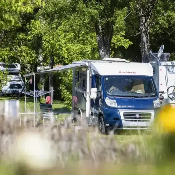 Emplacement de cmaping en Dordogne pour tente et camping-car - Camping La Cigaline, à Montpon-Ménestérol, en Dordogne, près de Bergerac.