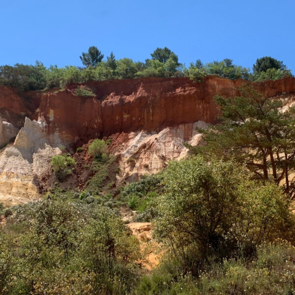 Vacances dans le Colorado Provençal, dans le Lubéron - Camping le Luberon, à Apt, dans le Vaucluse
