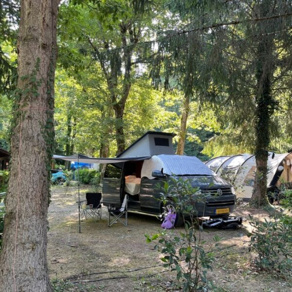 Emplacement pour tente, caravane, van et camping-car au camping Pausado Le Relais du Léman en Haute-Savoie